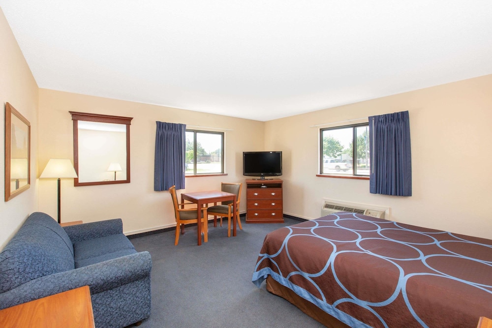 SureStay Plus by Best Western Grand Island 19/24