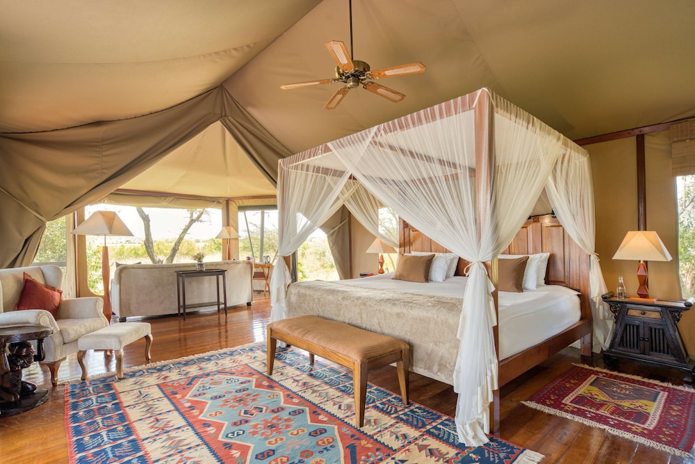 OLARE MARA KEMPINSKI MASAI MARA 17/50