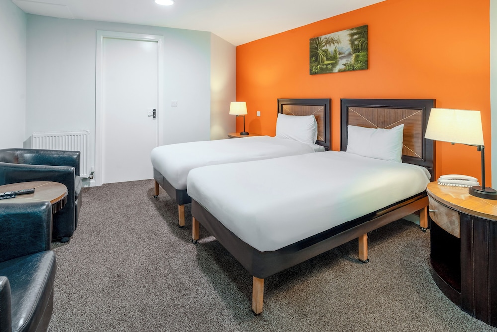 Standard, Twin Beds, No Window