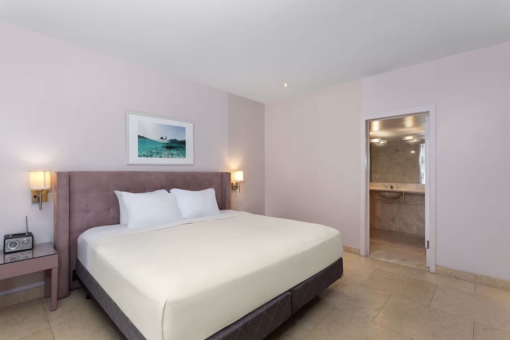 The Astor by LuxUrban 8/30