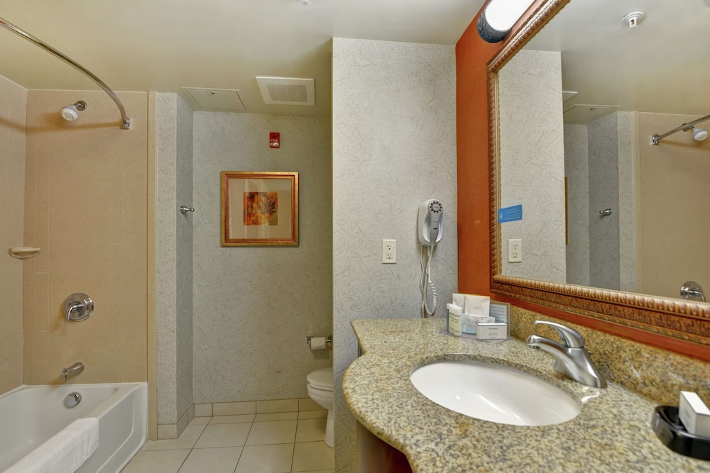 Hampton Inn & Suites Peoria At Grand Prairie Il 23/61