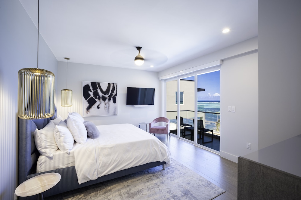 Grand, Palm, Residence, 5 King Beds, 2 Queen Beds