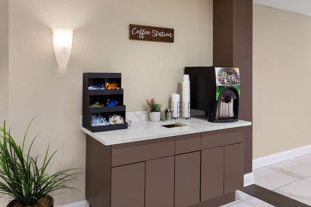 Wingate by Wyndham Troy 8/50