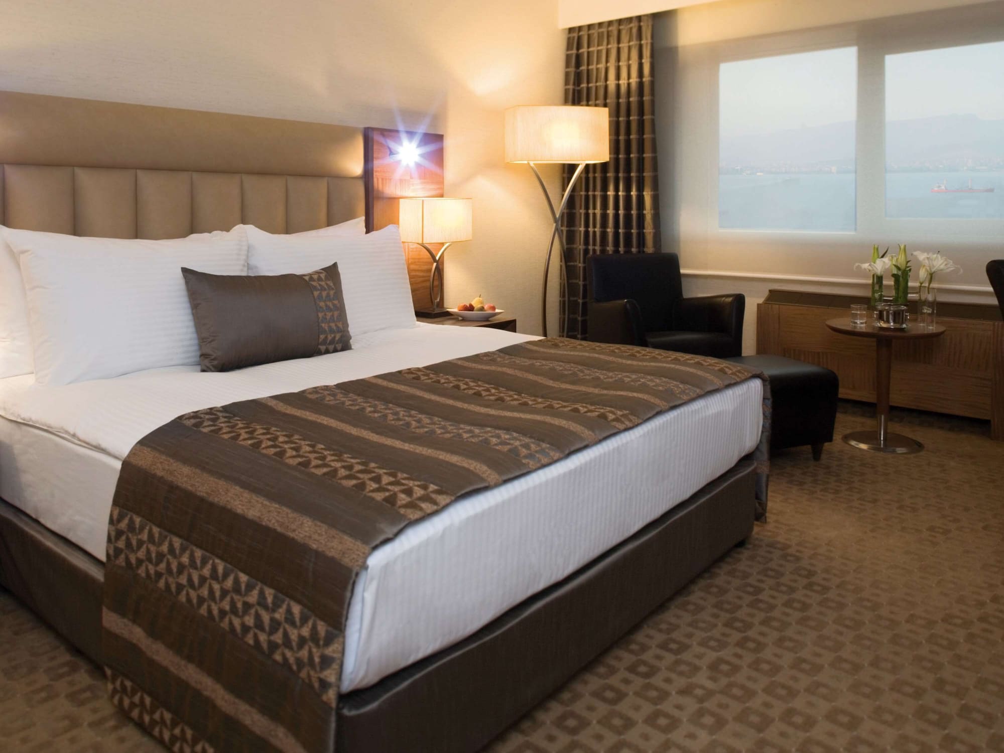 جناح جونيور بسرير كينج بإطلالة على البحر، Movenpick Hotel Izmir 3/9