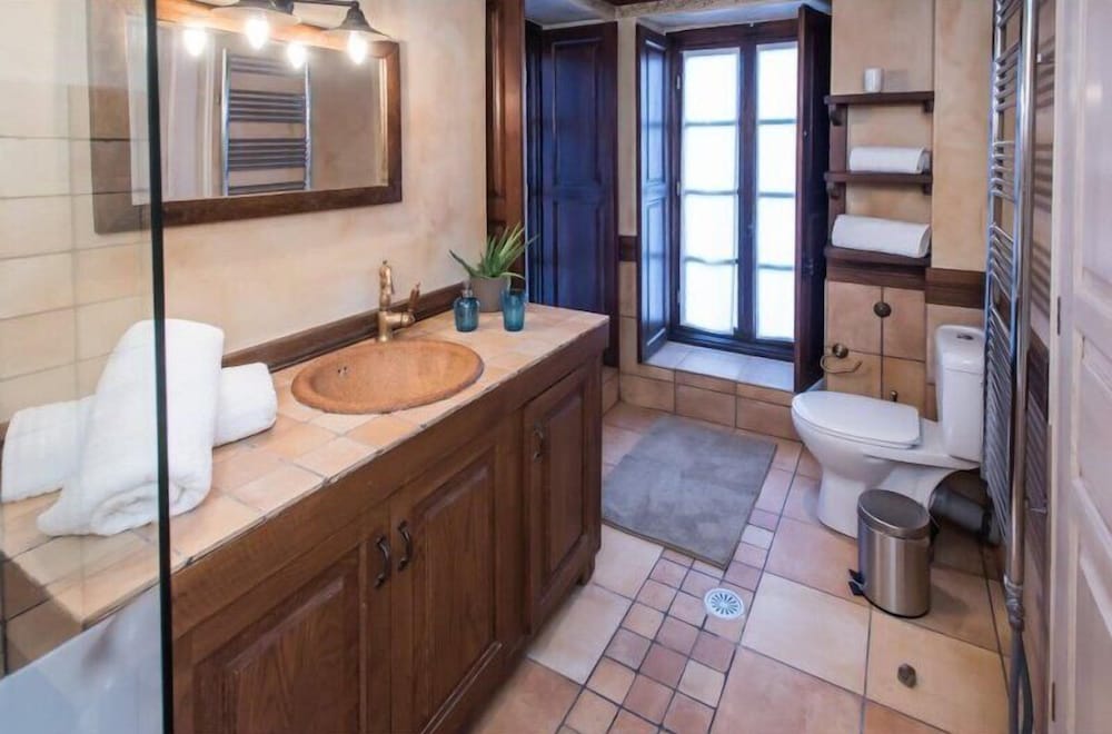 Epoches Luxury Suites 49/50