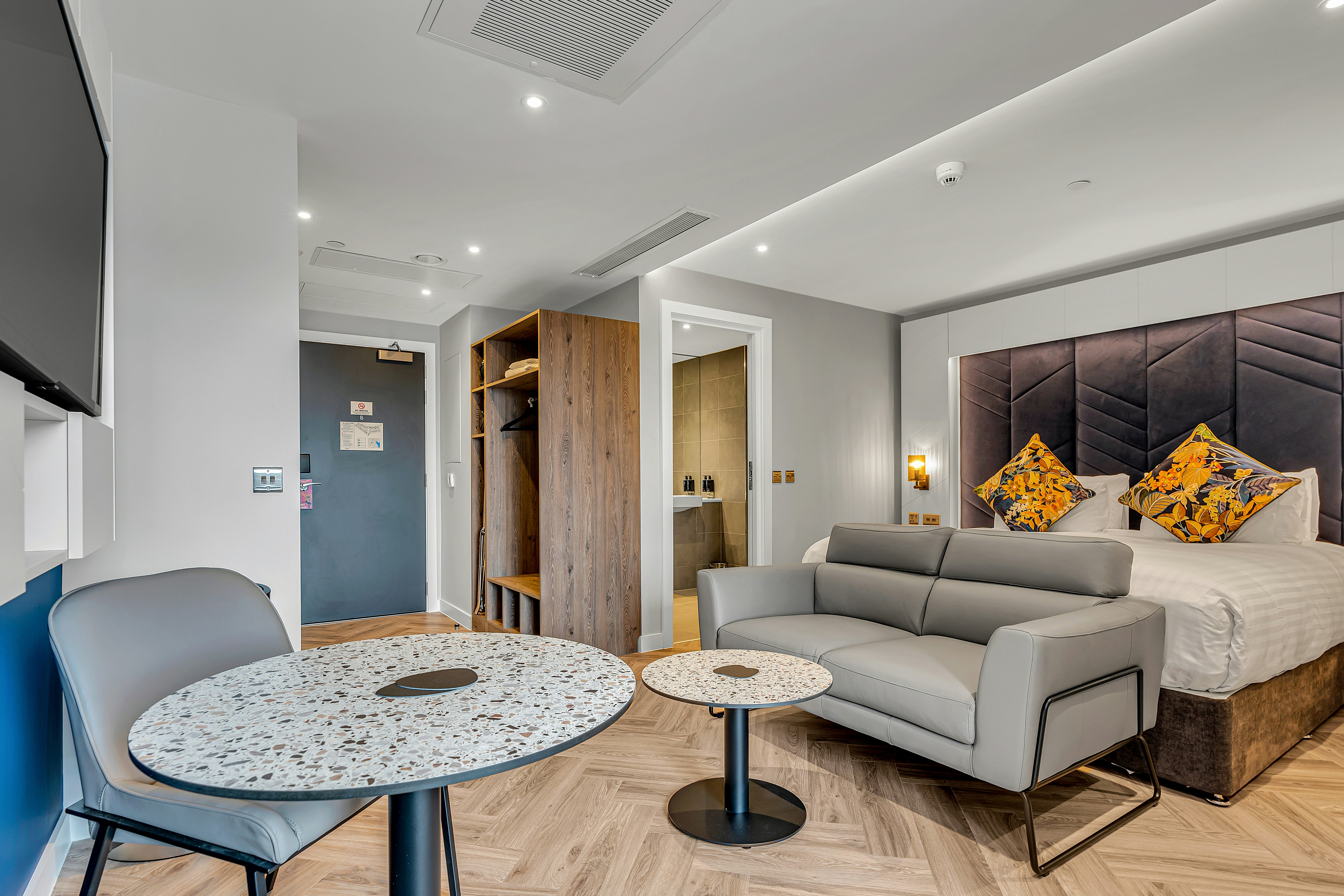 Roomzzz Edinburgh 34/58