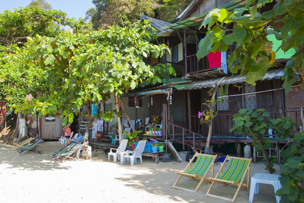 Ban Na White Sand Beach 41/50