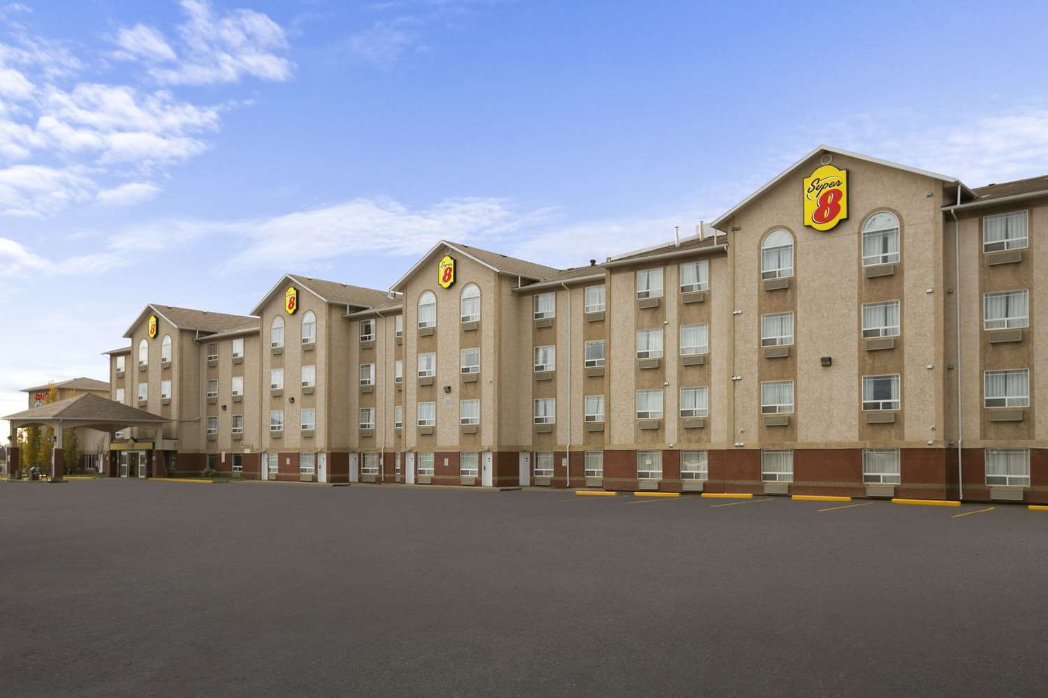 Super 8 By Wyndham Fort Nelson Bc 1/8