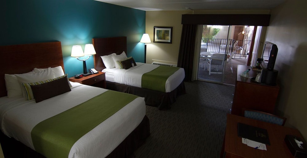 Best Western Plus Plattsburgh 19/47