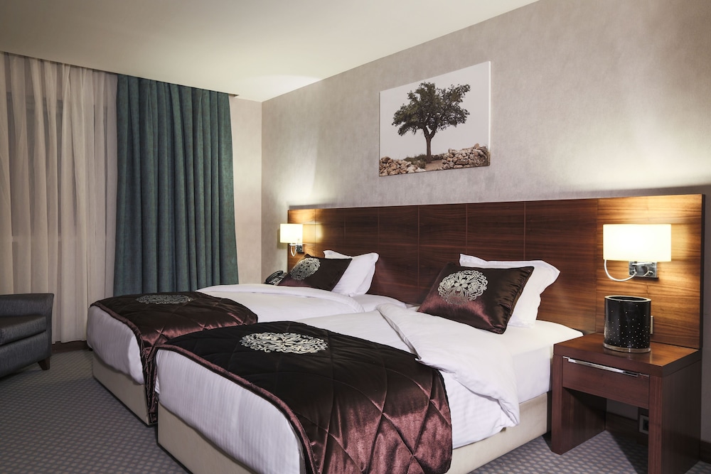 Nevali Hotel 16/50