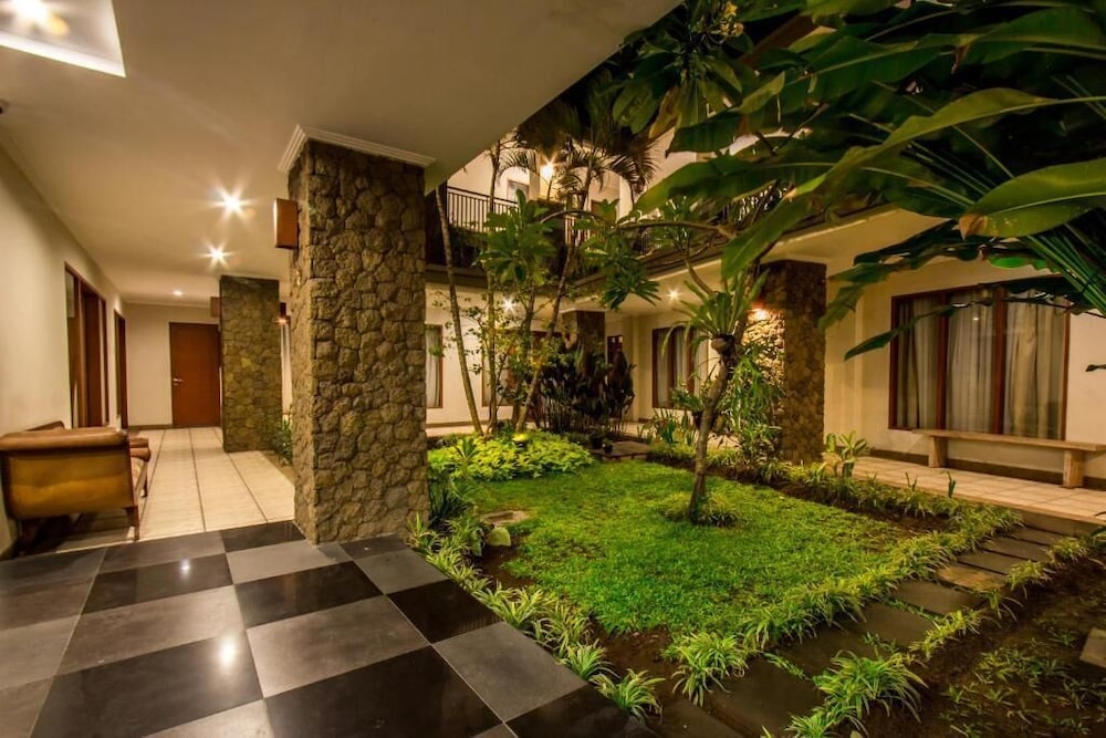 Svarna Hotel Sanur 36/48