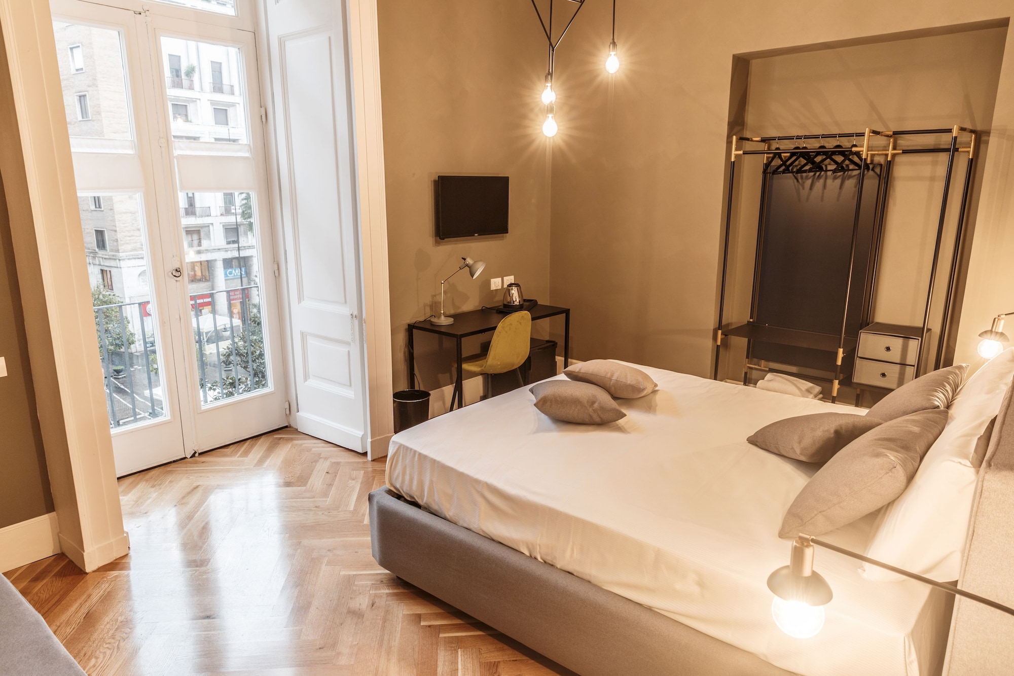 DELUXE, DOUBLE BED, BALCONY