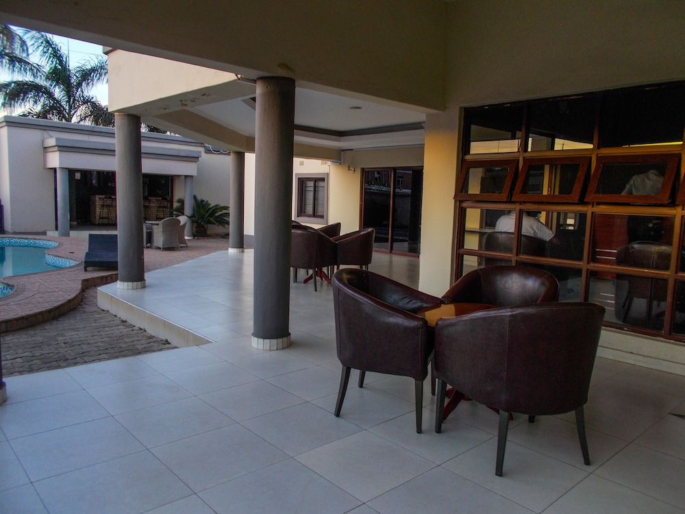 Four Pillars Lodge 3/25
