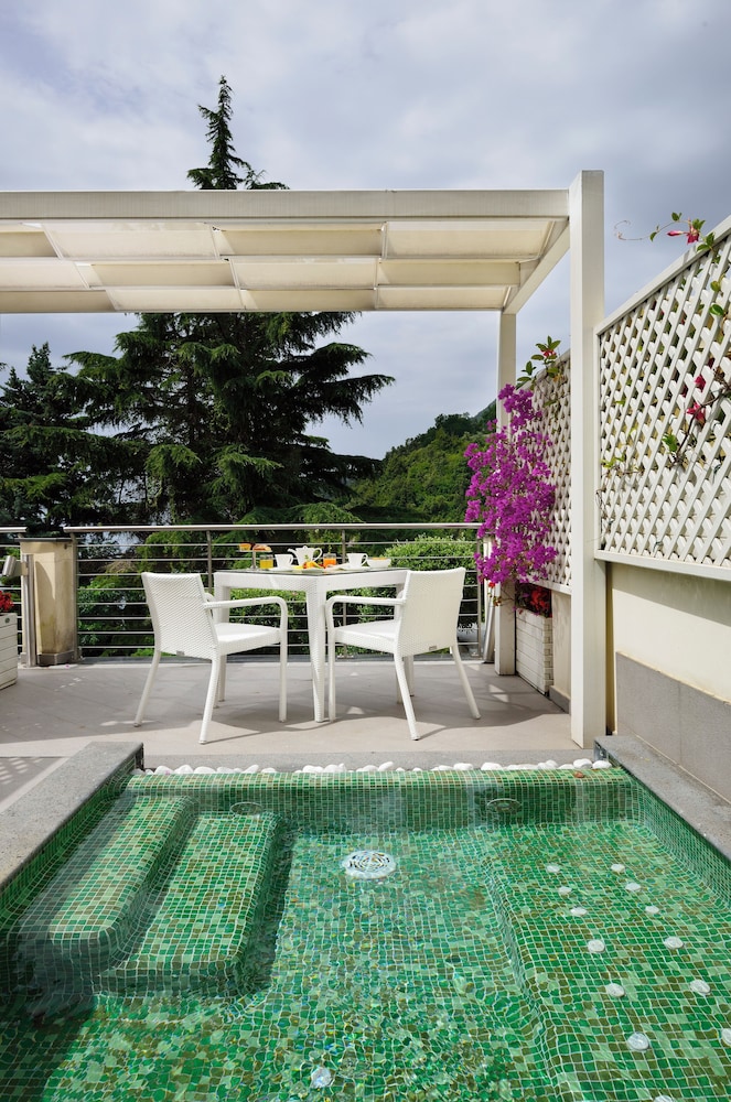 Paradiso Relais Hotel 56/92