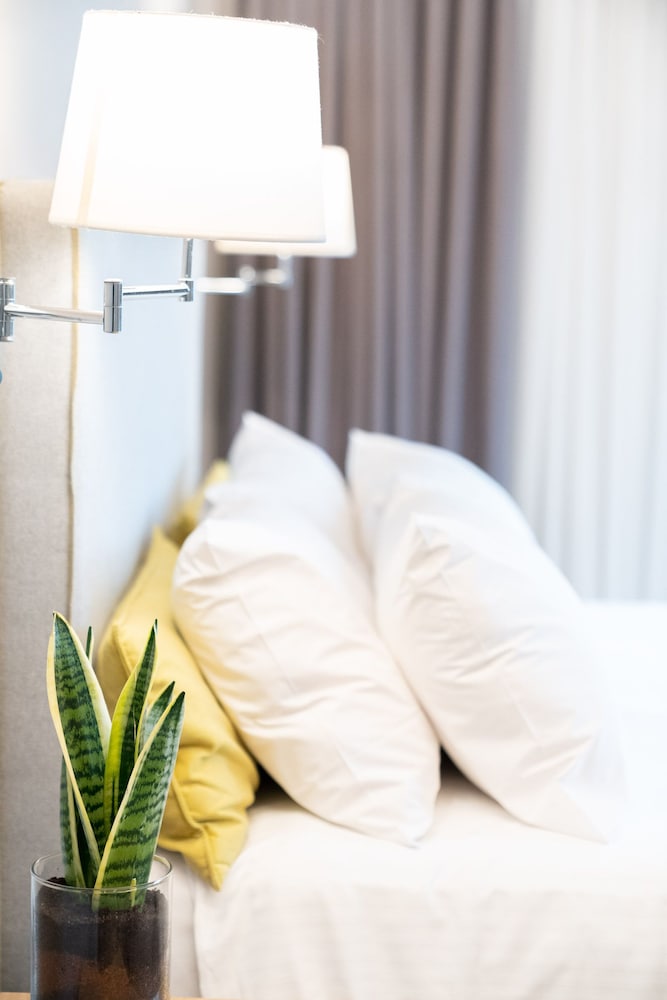 Chroma Fashion Rooms & Apartments 22/48