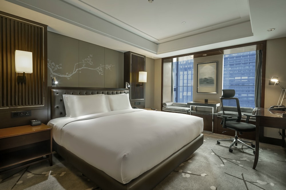Room at DOUBLETREE CHONGQING NORTH, CHONGQING