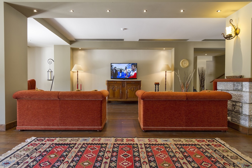 ITILO TRADITIONAL HOTEL 6/68