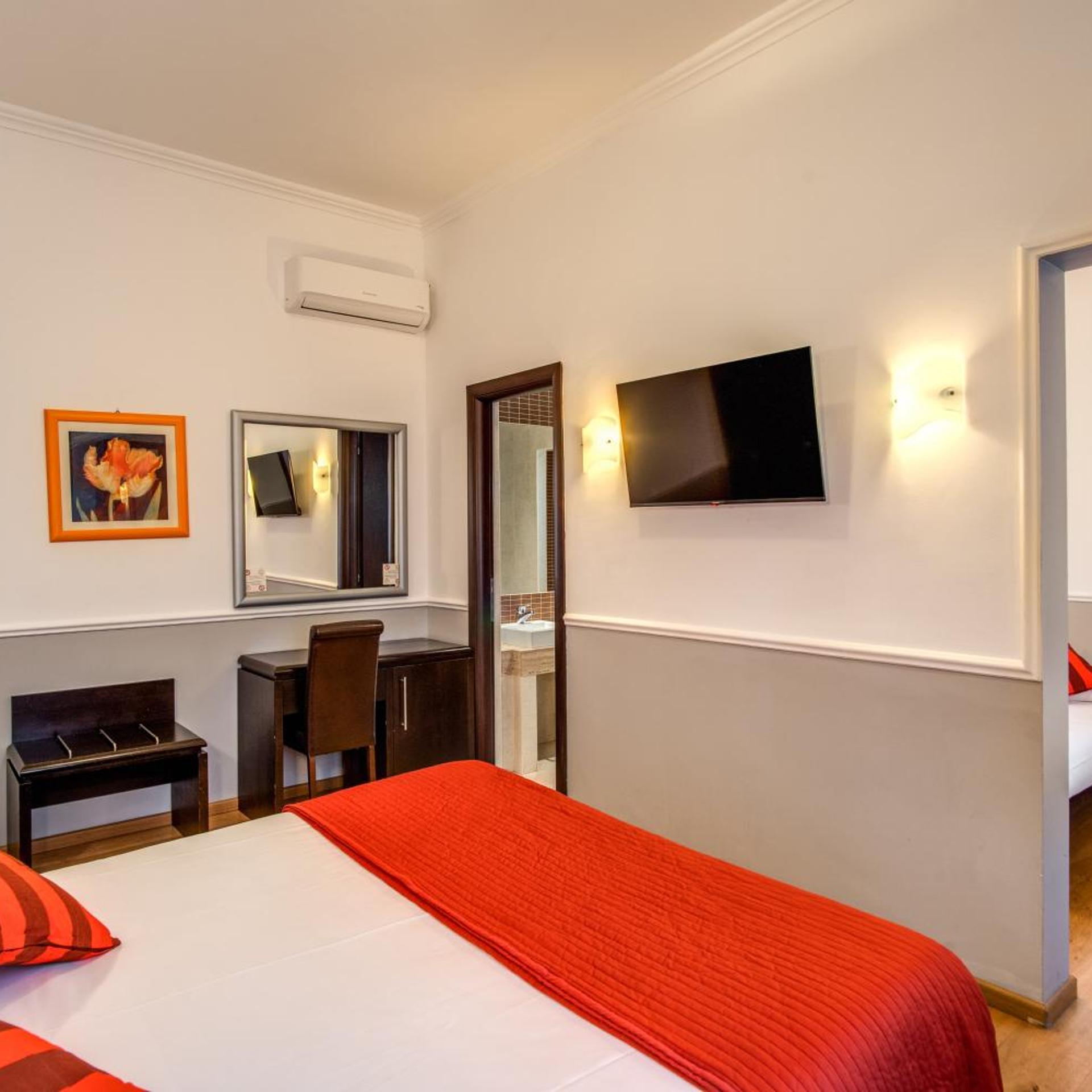 غرفة رباعية، Everest Inn Rome 9/10