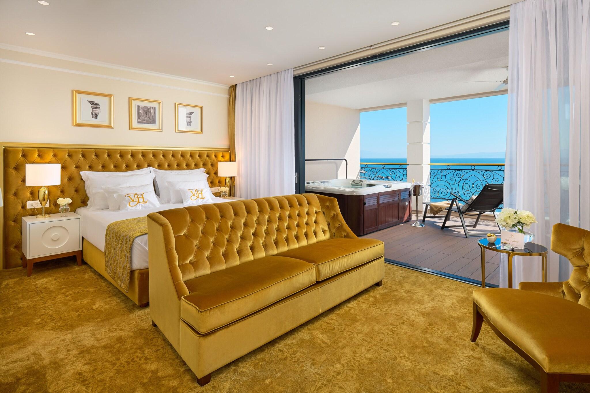 Luxury, Suite, Sea Front, Hot Tub, Balcony