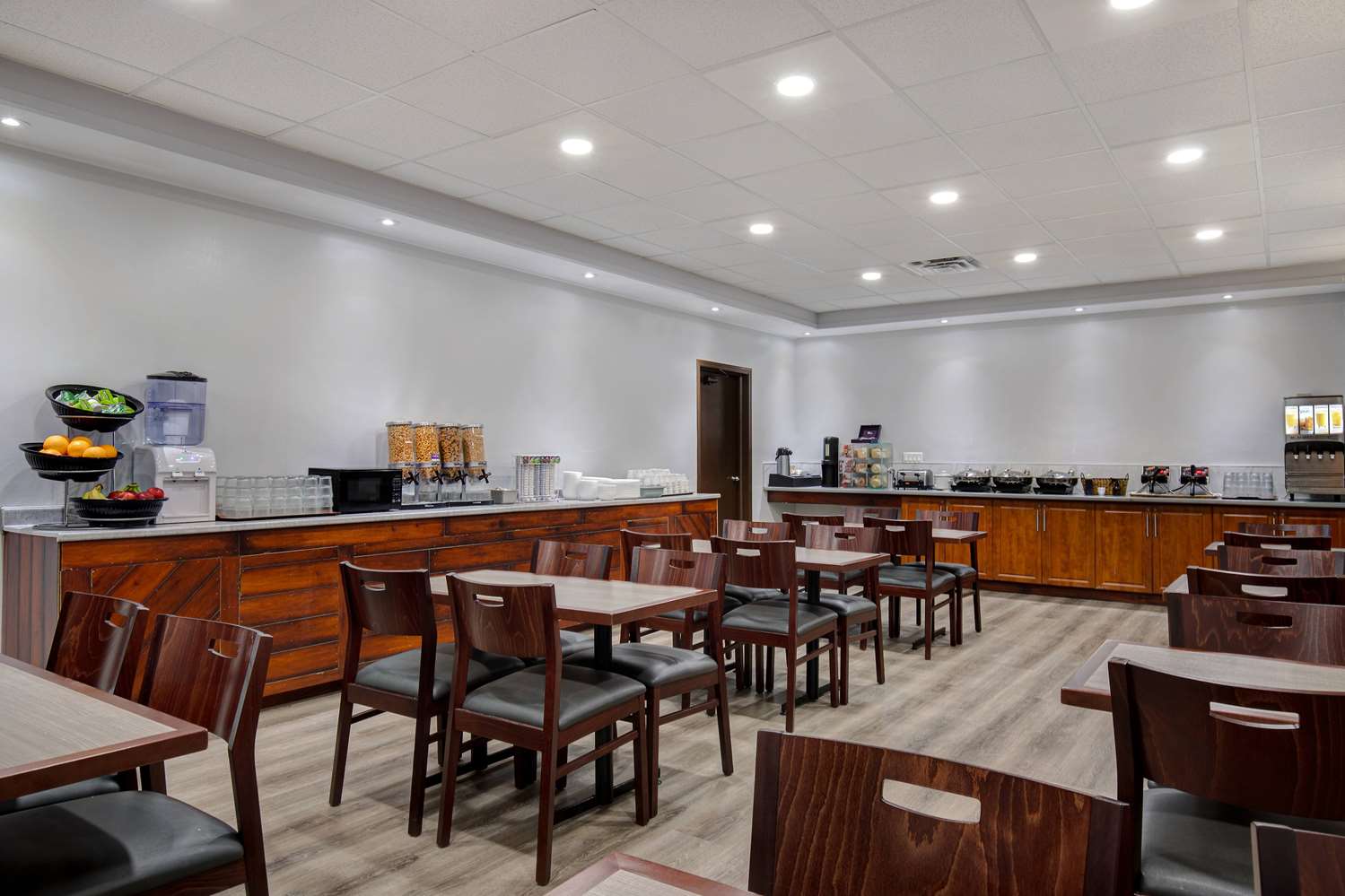 Days Inn by Wyndham Calgary South 40/52