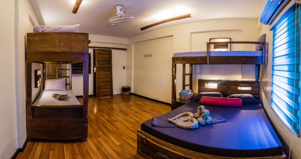 Outpost Beach Hostel - Adults Only 39/57