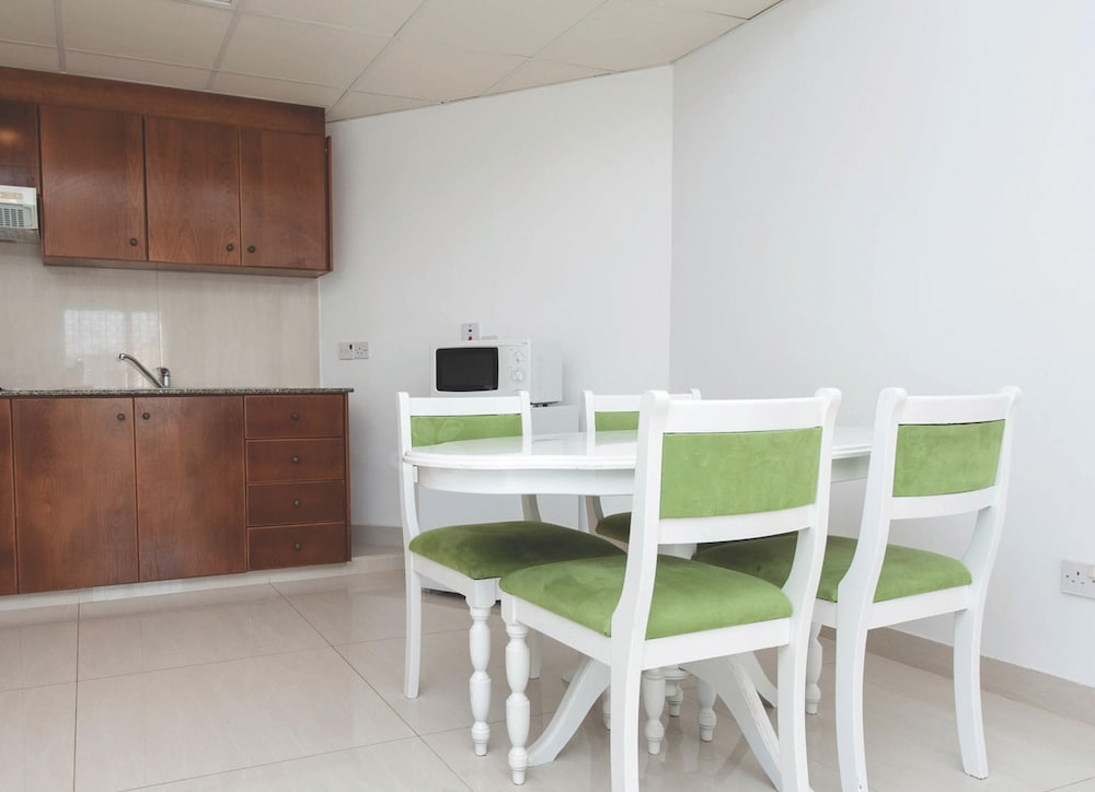 Marlita Beach Hotel Apartments 6/50