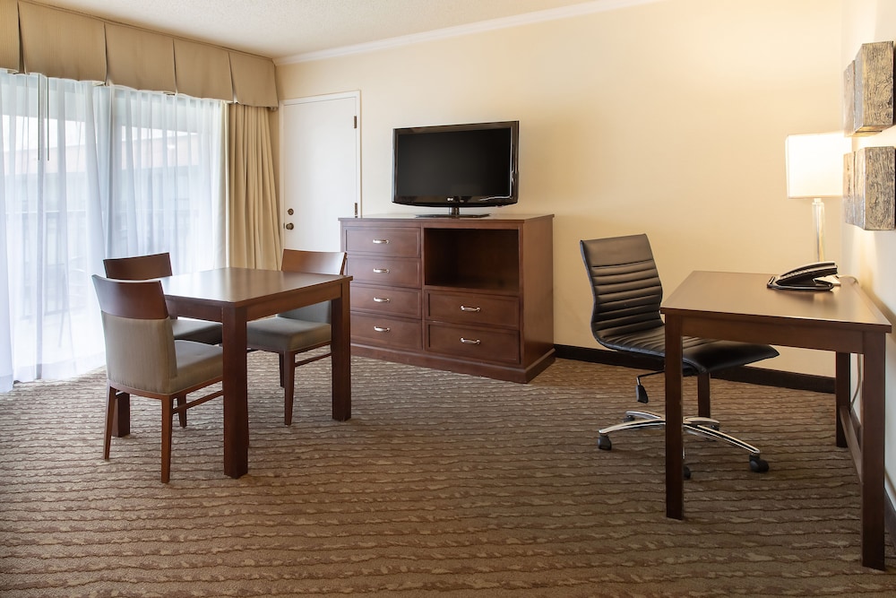 Valley River Inn 38/50