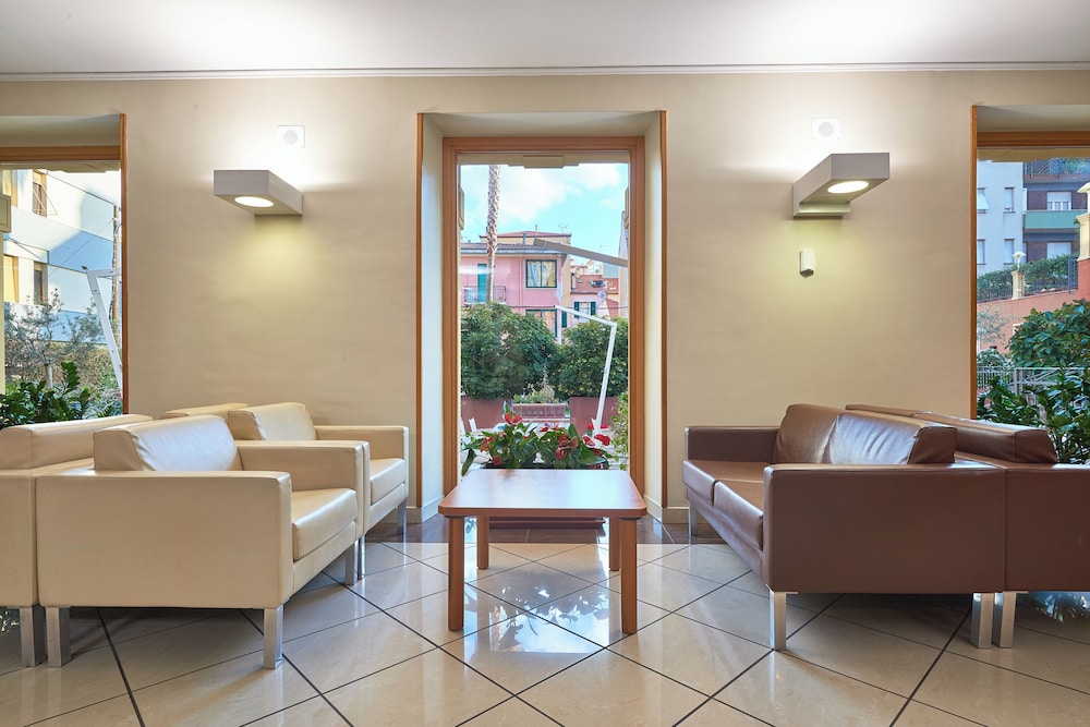 Hotel Careni Villa Italia 40/62