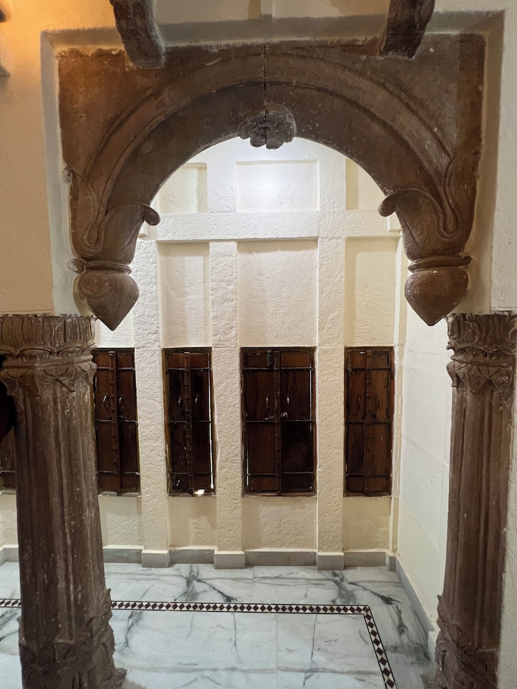 Juna Mahal 19/49