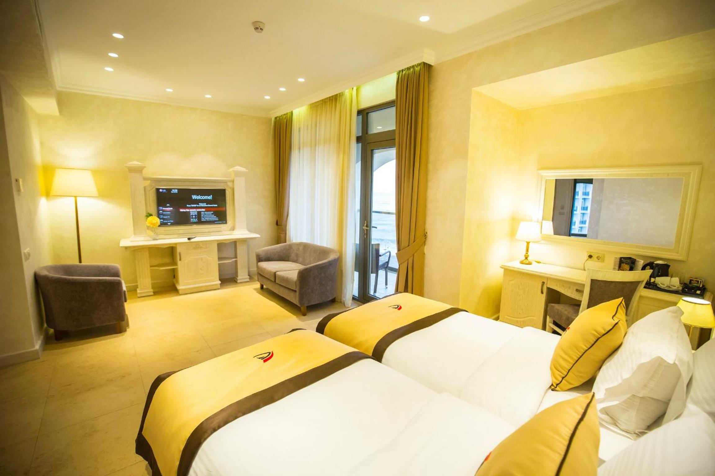 Superior Twin Room:
