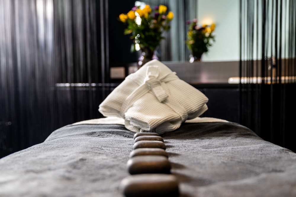 Radisson Hotel Manchester City Centre, A Verified Net Zero Hotel 46/91