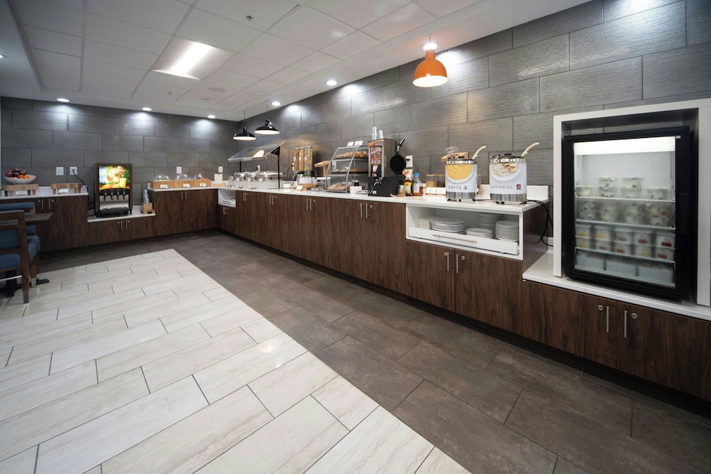 Four Points by Sheraton Fayetteville Fort Liberty 34/41