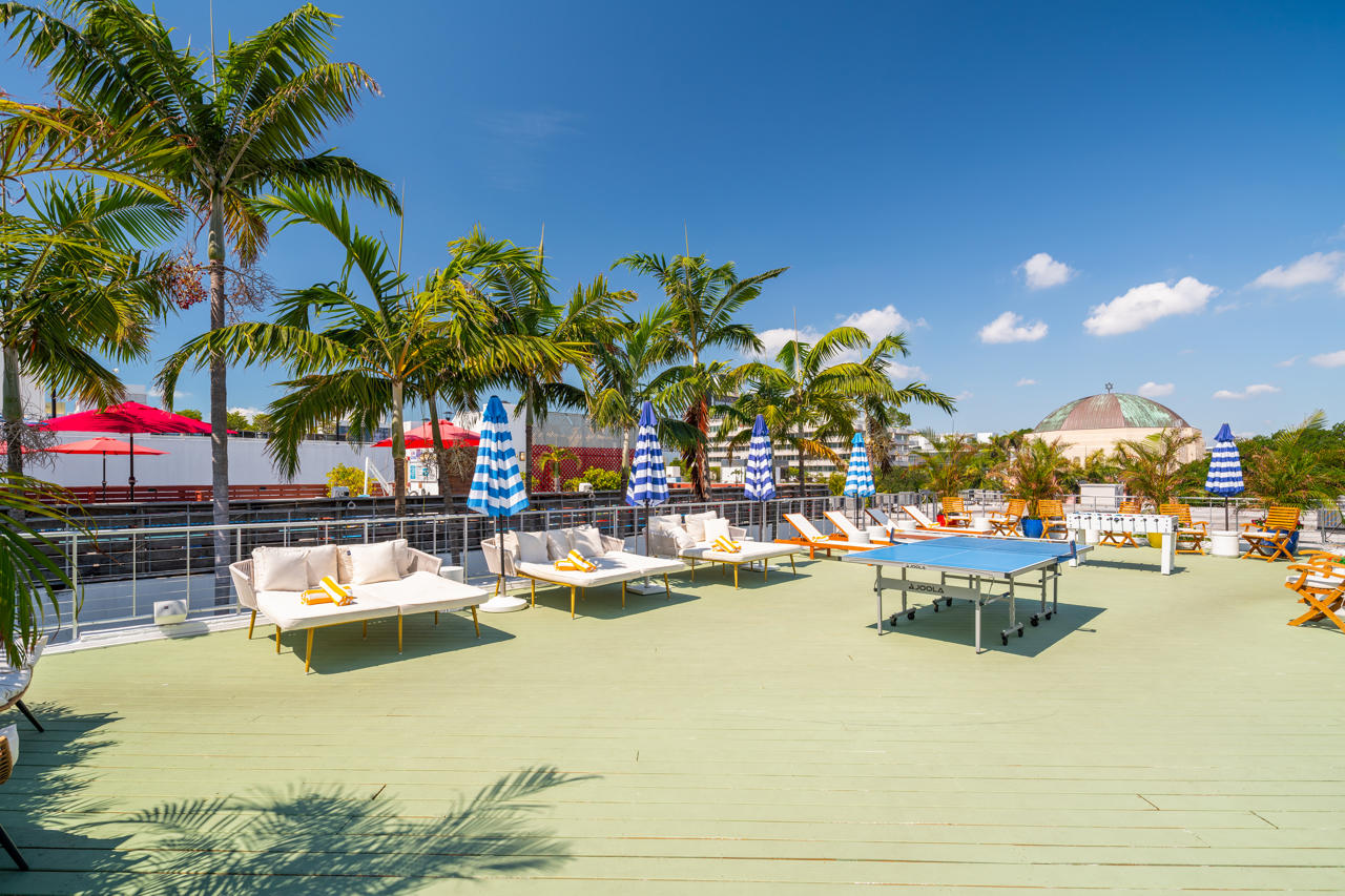 Catalina Hotel & Beach Club 67/70