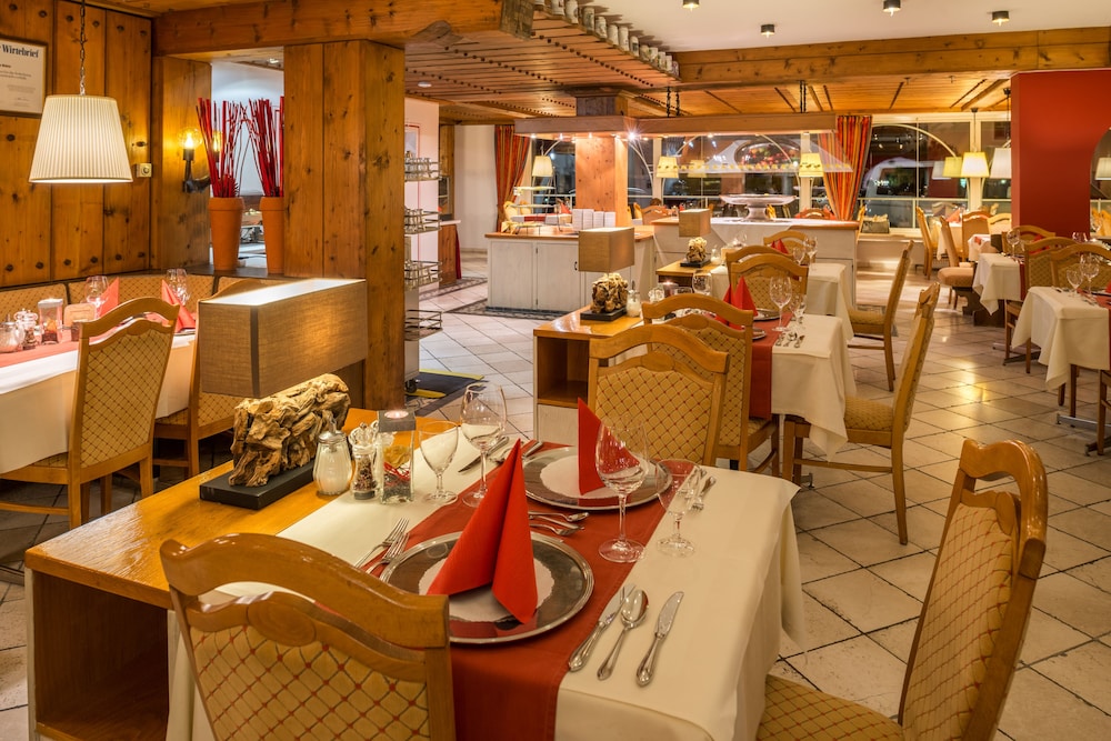 Hotel Rheinischer Hof 28/39