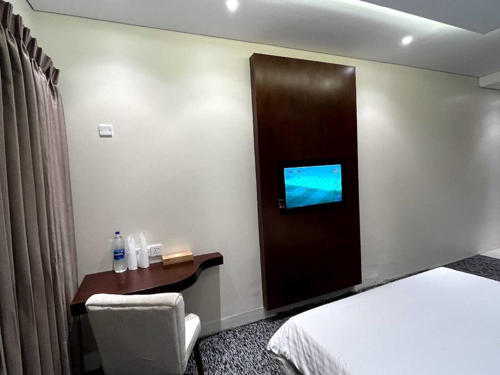 Richmond Hotel 10/34