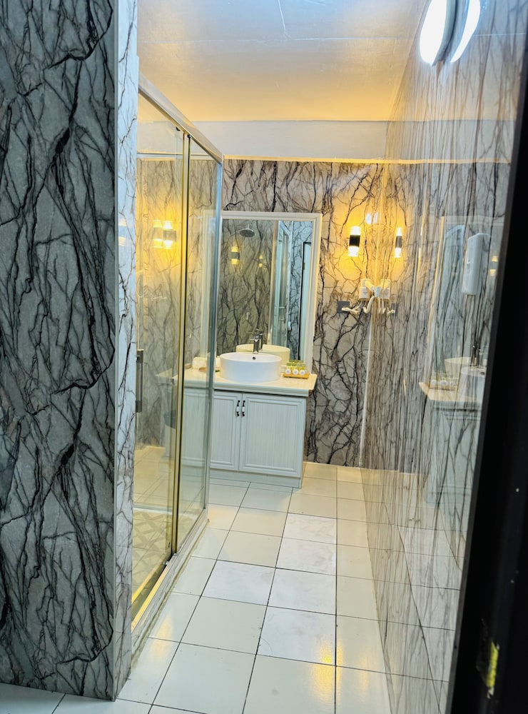 Moatoga Hotel 10/50