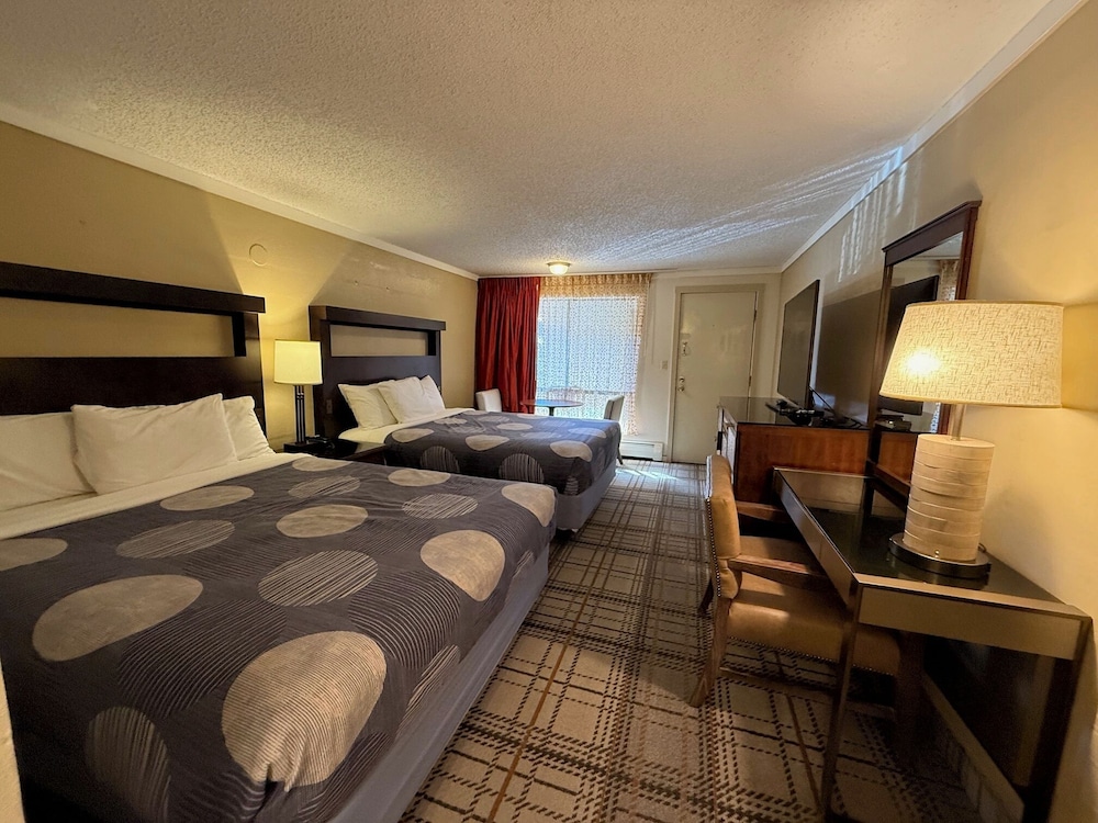 Snowshoe Motel 19/72