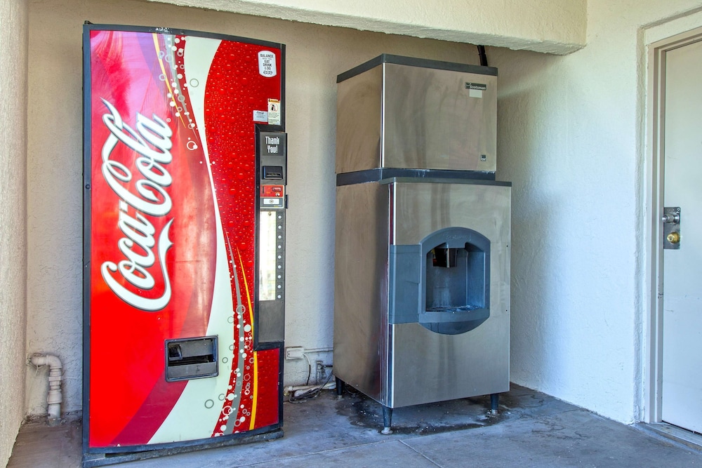 Motel6 Phoenix, AZ - Airport - 24th Street 30/39