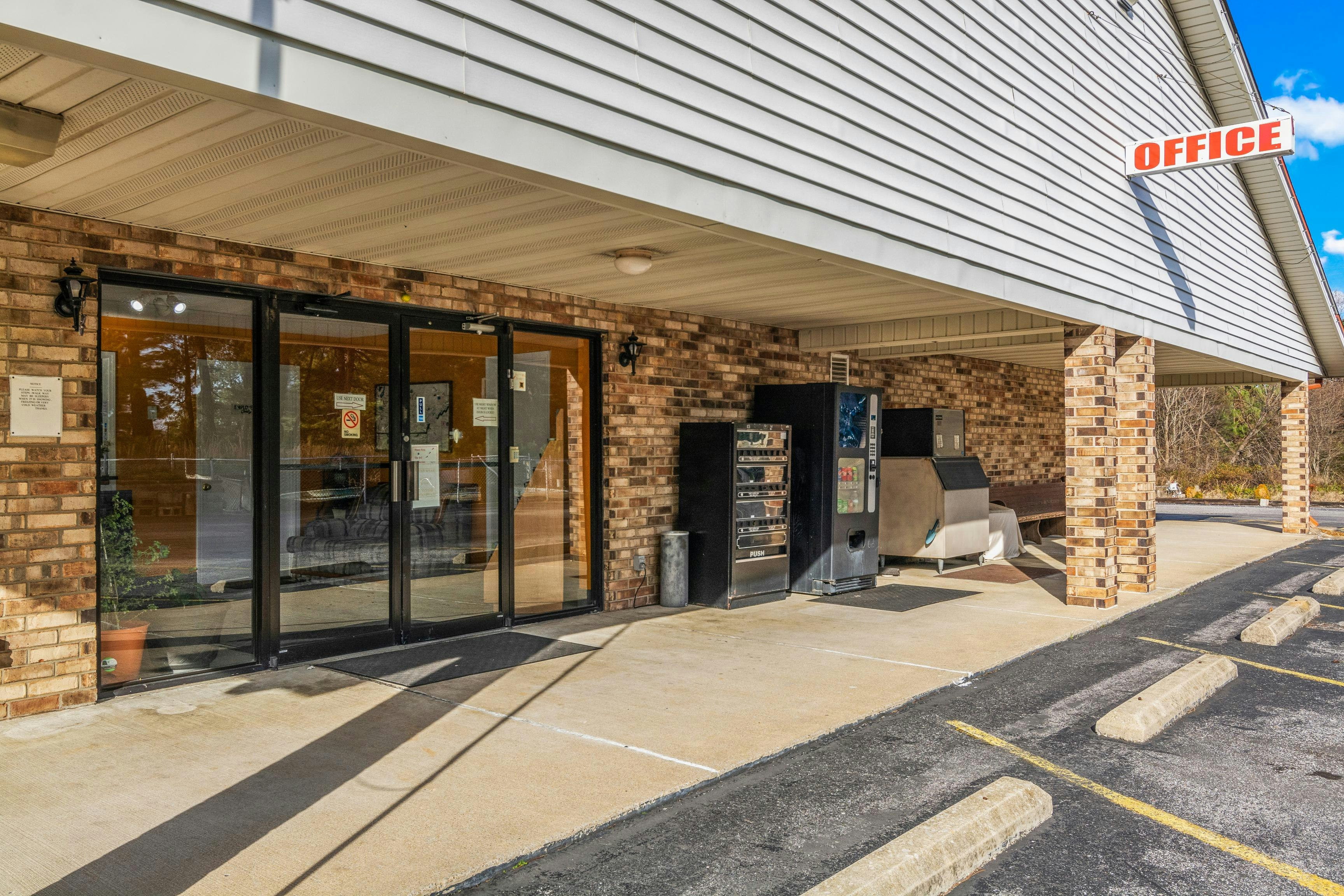 Budget Host Inn by Hotel O Portland near I-65 22/28