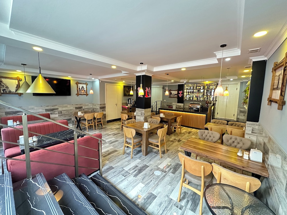 Hotel Aristocrat Batumi 28/34