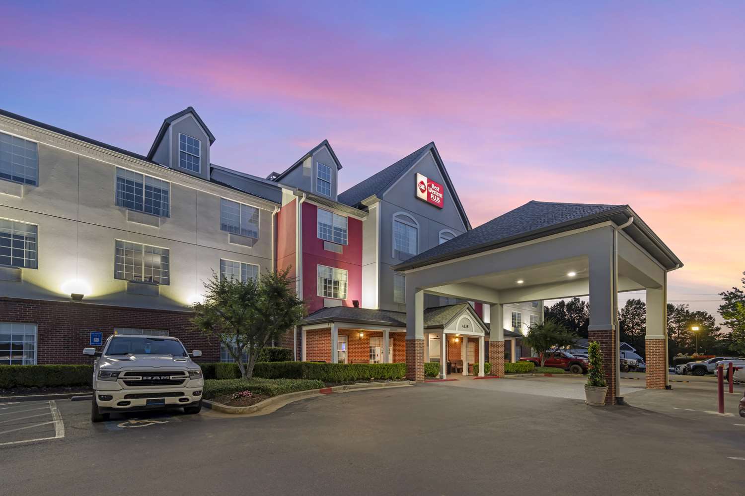 Best Western Plus Lake Lanier Gainesville Hotel & Suites 15/17