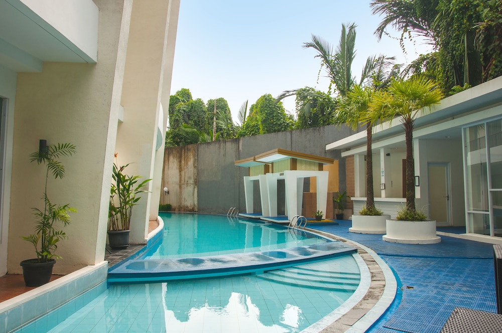Hotel Santika Bangka 42/46