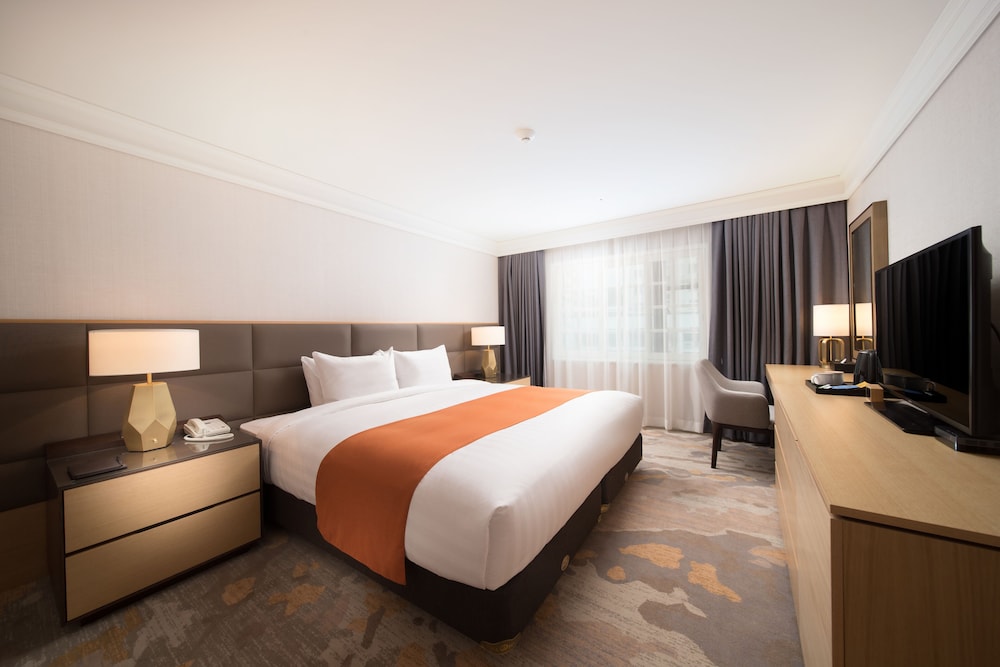 VIP, SUITE, KING BED, CORNER