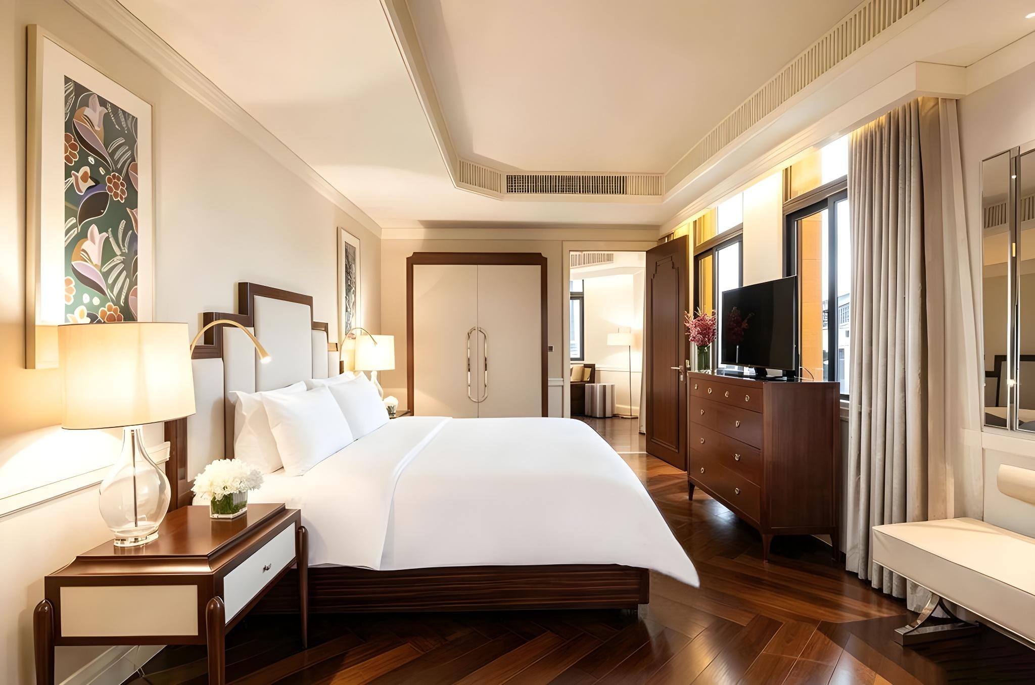 Ultra Business, Suite, Queen Bed, Bathtub