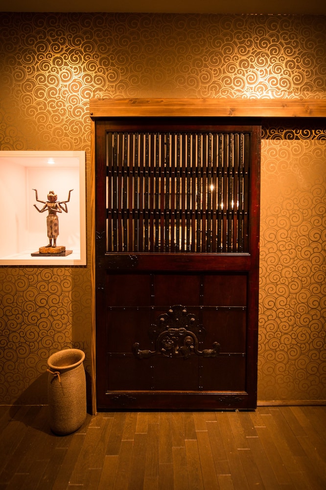 Buddha House 10/26