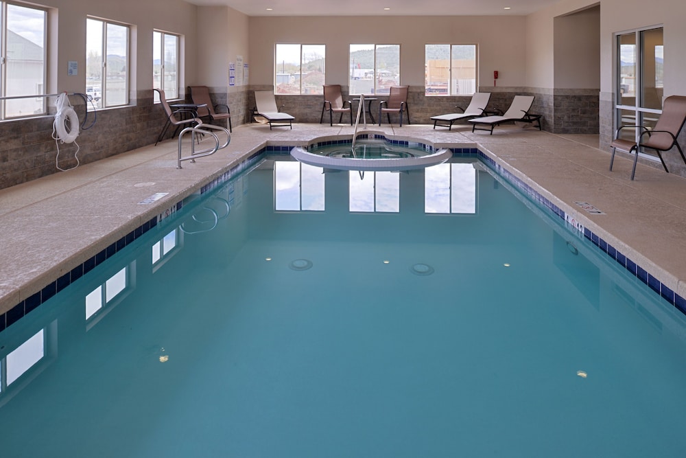 Holiday Inn Express And Suites Williams 4/44