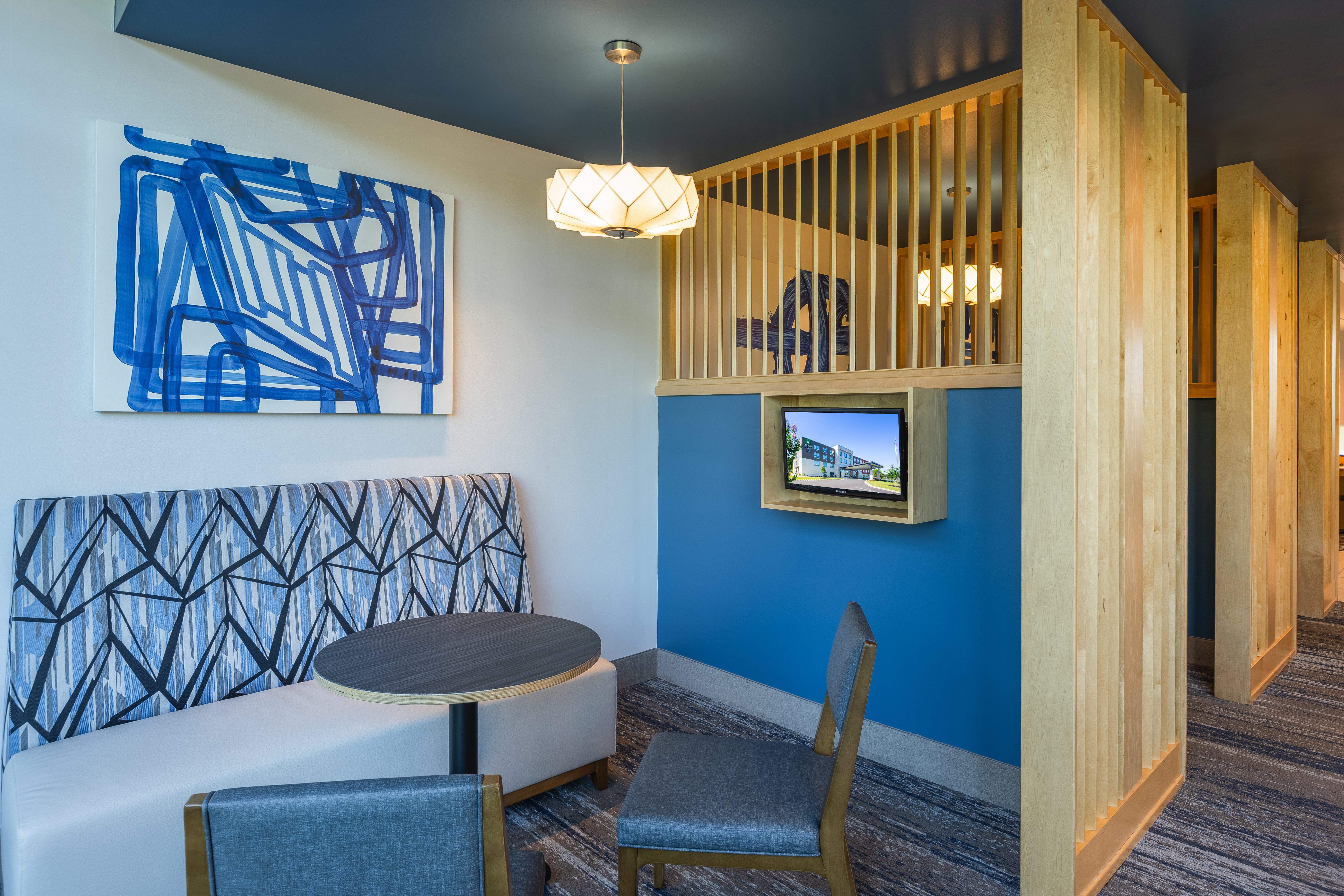 Holiday Inn Express Suites Greenwood Mall 9/67