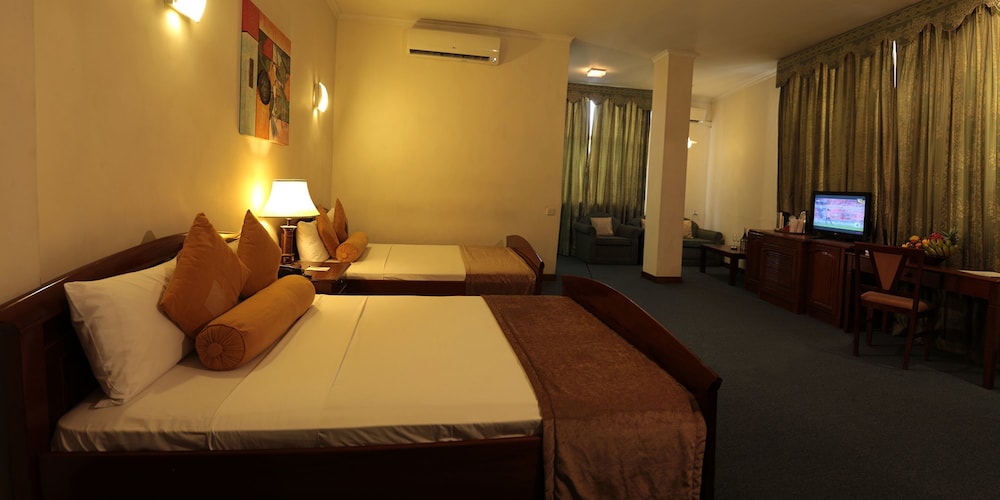 Hotel Sapphire 21/48