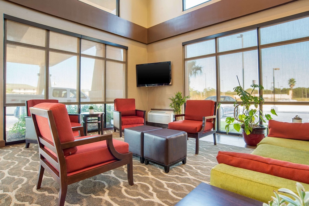 Comfort Suites Gulfport Central, MS 35/49