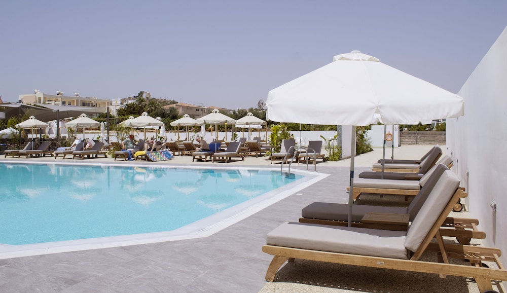 Kapetanios Bay Hotel 41/49